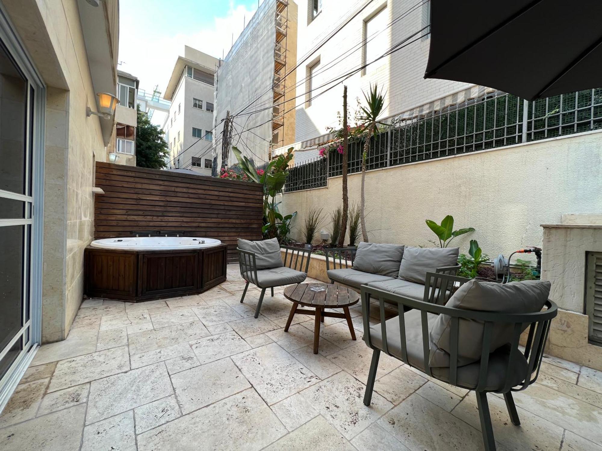 Beer Garden Hotel Tel Aviv-Jaffa Exterior foto